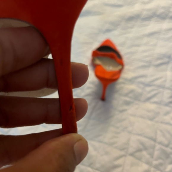 Manolo Blahnik Orange Suede Heels Elegant Design - Picture 8 of 9